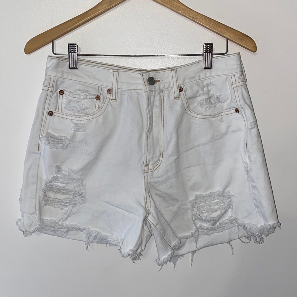American Eagle White 90s Boyfriend Shorts - Picture 4 of 7